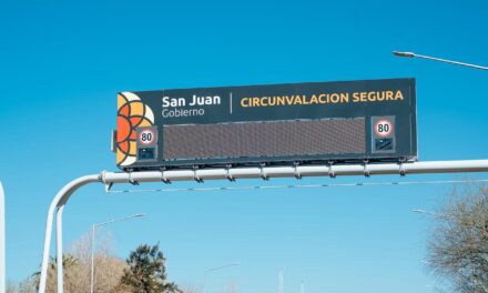 Circunvalación suma cartelería digital con radares y control en tiempo real