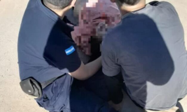 Policías salvan a una mujer en el Partidor San Emiliano