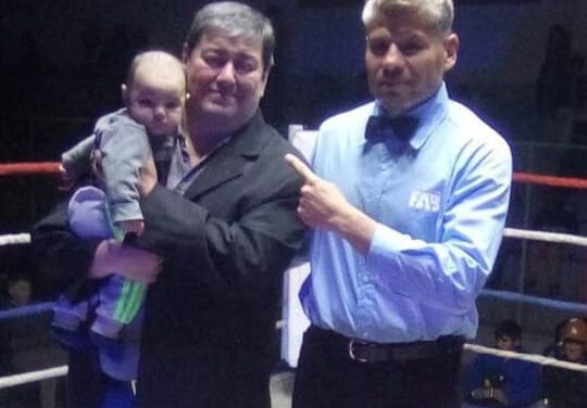 Daniel Pereyra, la voz del boxeo, celebró su cumpleaños en el ring