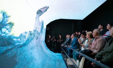 San Juan deslumbra en la FIT con una cápsula inmersiva que conquista al público