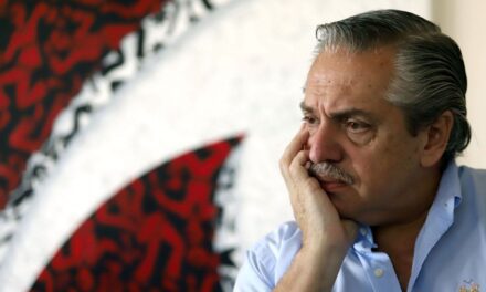 Fiscal pide revocar el procesamiento de Alberto Fernández en la causa Seguros