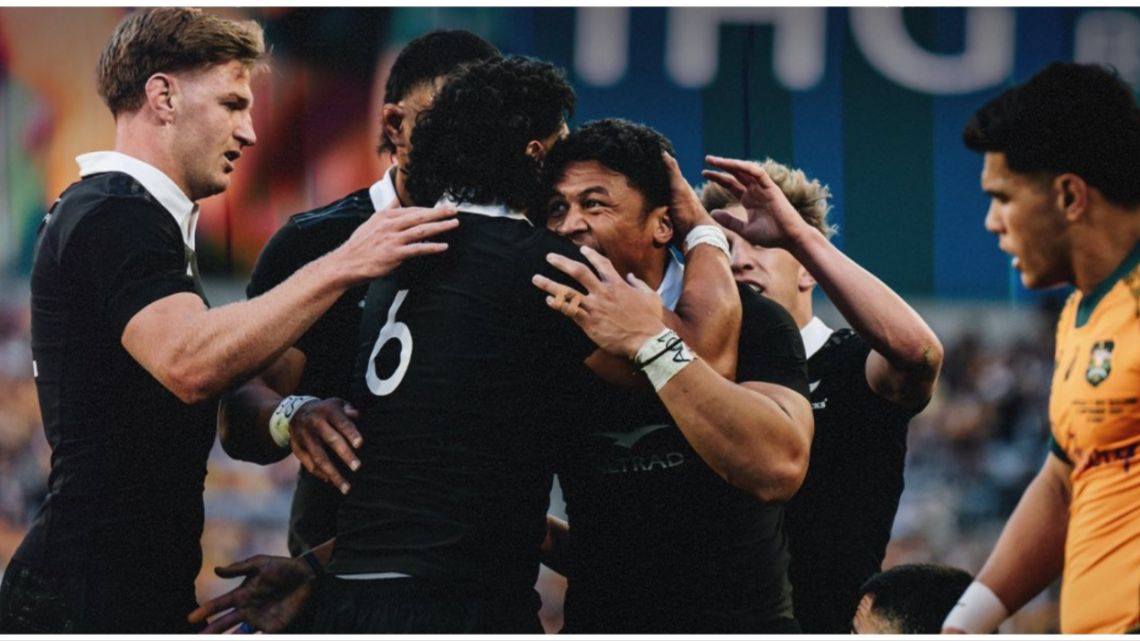 Los All Blacks derrotaron a los Wallabies y se afianzaron en la cima del Rugby Championship