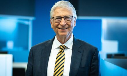 Bill Gates asegura que la inteligencia artificial no reemplazará a los médicos sino que «multiplicará su alcance»