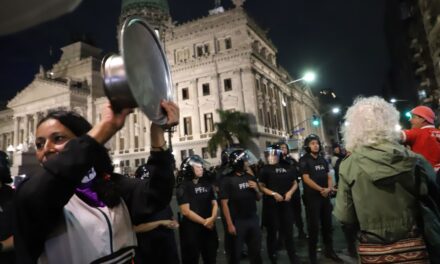 Tras la cadena nacional de Javier Milei, hubo cacerolazos en rechazo al Presupuesto 2026