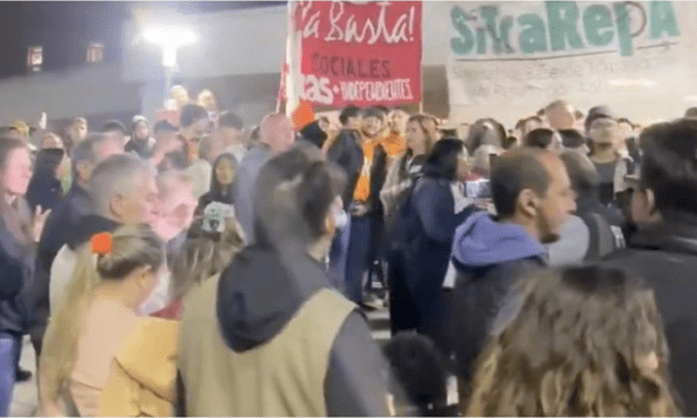 Cacerolazos y ruidazos en distintos puntos de la Ciudad en rechazo a los vetos de Javier Milei