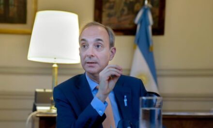 El secretario de Educación afirmó que el salario docente evolucionó y cuestionó los reclamos