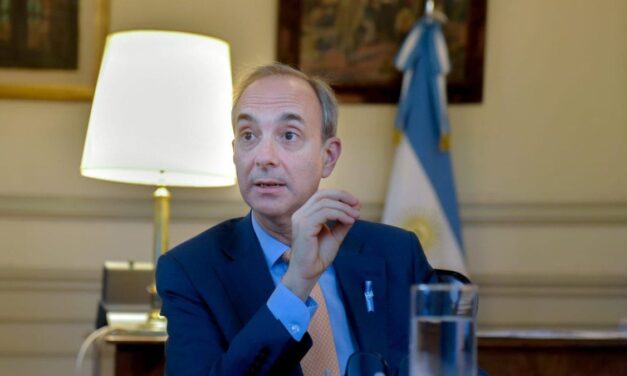 El secretario de Educación afirmó que el salario docente evolucionó y cuestionó los reclamos
