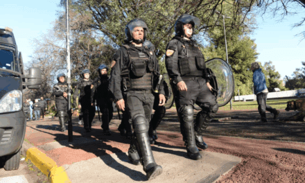 Ciudad desalojó a 120 puestos de manteros que vendían sin habilitación en Parque Saavedra