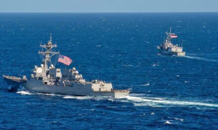 EEUU denunció una maniobra altamente provocadora de aviones de Venezuela en el Caribe y anunció que desplegará 10 cazas