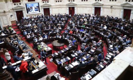 Buscará aprobar la limitación a los DNU