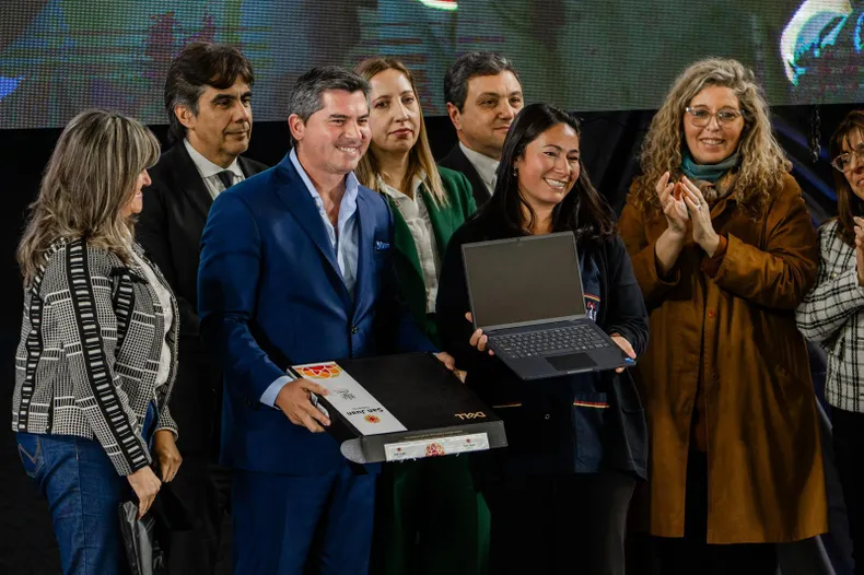 San Juan amplía la inclusión digital: Educación Especial recibirá computadoras