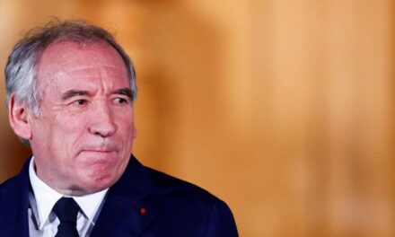 Cayó el Gobierno luego de que el primer ministro perdiese votación de confianza en la Asamblea Legislativa