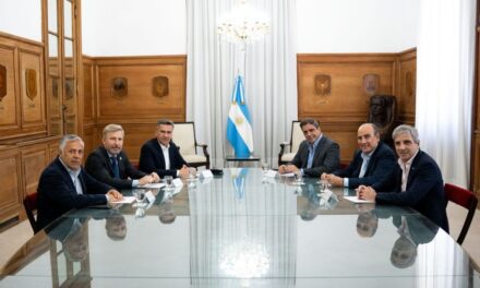 Debut de Lisandro Catalán y una foto flaca con gobernadores aliados