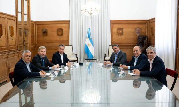 Debut de Lisandro Catalán y una foto flaca con gobernadores aliados