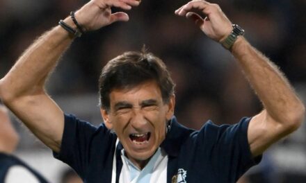 Gustavo Costas sigue escribiendo historia internacional con Racing Club