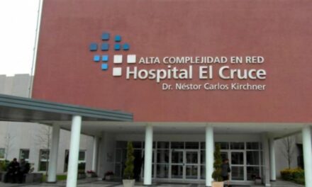 El Gobierno anunció un complemento mensual del 15% y tres bonos para personal de salud del Hospital El Cruce