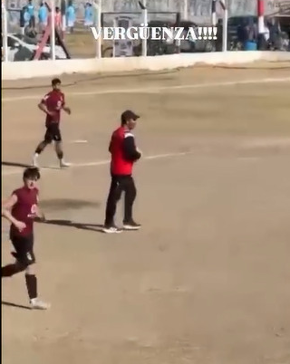 Escándalo en el partido de inferiores de Juventud Zondina: Video del bochornoso momento