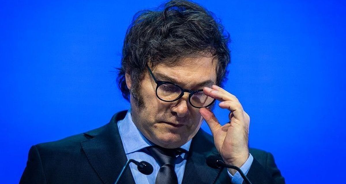 Cayó el Índice de Confianza en el Gobierno de Milei, pero es más alto que el de Macri y Alberto Fernández