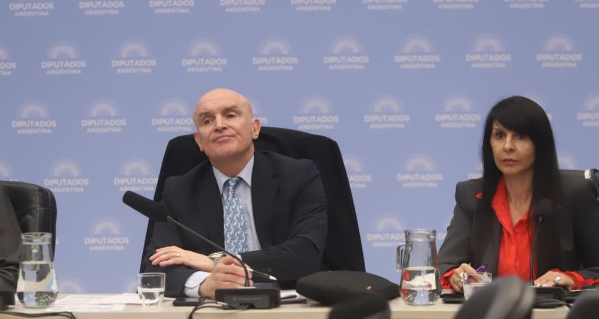 La oposición pone contra las cuerdas a José Luis Espert en medio del debate por el Presupuesto 2026