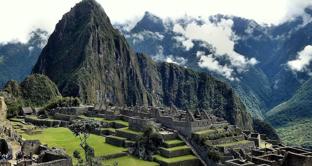Protestas en Machu Pichu dejaron varados a 1.400 turistas y un saldo de 14 heridos