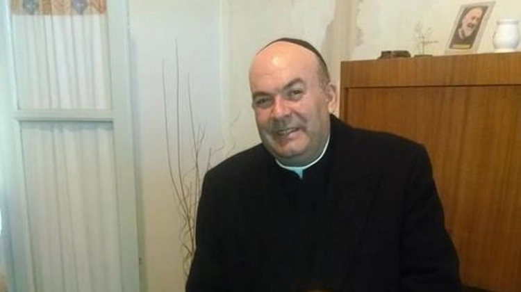 El padre Rómulo Cámpora permanece internado en terapia intensiva tras una descompensación