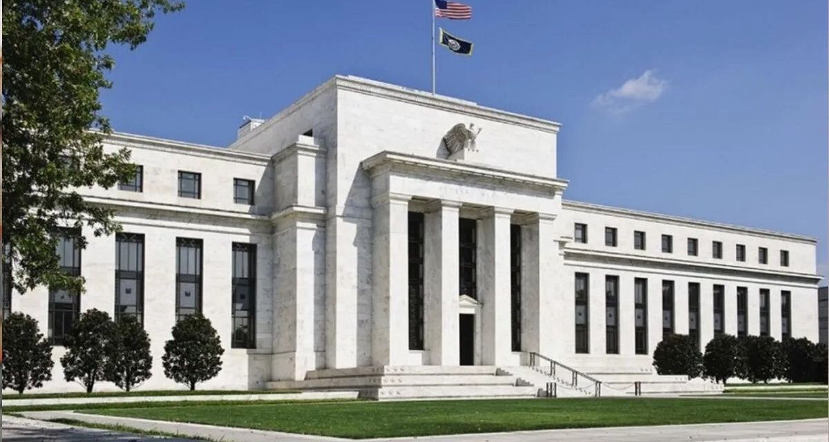La Fed minimizó el impacto de la IA en el mercado laboral