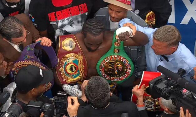 Terence Crawford, en la gloria: pudo con Canelo Alvarez y es el mejor del mundo.