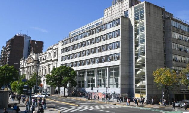 Docentes de la UBA darán más de 40 clases públicas en Plaza de Mayo