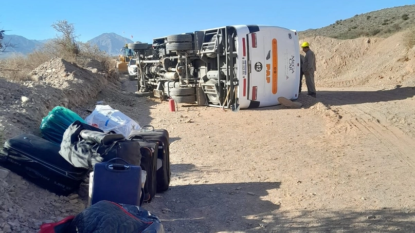Vuelco de un minibús de la mina José María