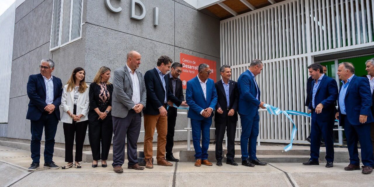 Astica y Baldes de las Chilcas: Un día de inauguraciones y entrega de herramientas en San Juan