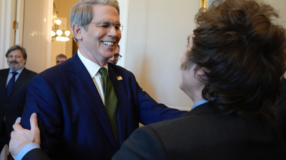 Tras su tuit, Bessent salió a aclarar: «No estamos poniendo dinero en Argentina»  