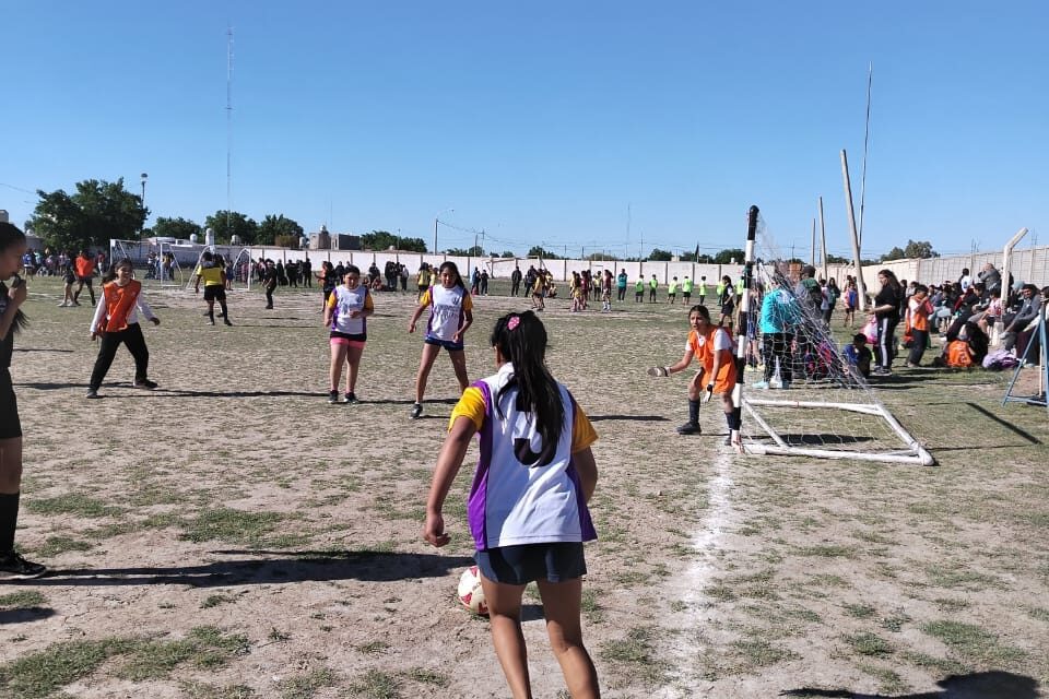 Los Intercolegiales siguen rodando: Fútbol emoción y pasión enCaucete