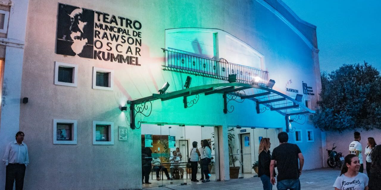 Rawson vivió una noche de gala en el Teatro Oscar Kummel