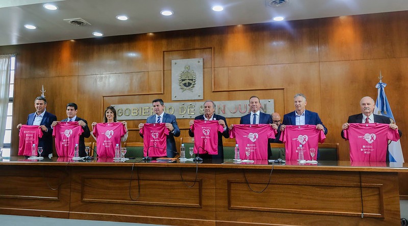 Orrego presentó la XIII Caminata de Concientización sobre el Cáncer de Mama