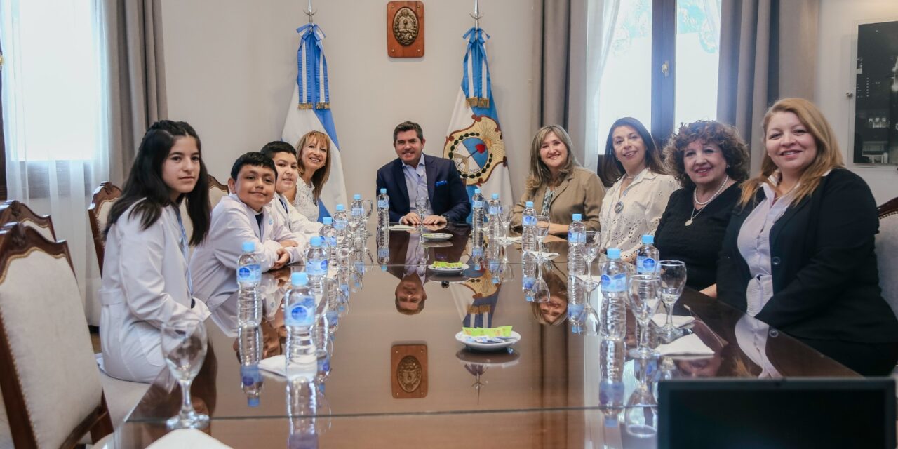 Alumnos de Caucete hacen historia y ganan el primer premio nacional de robótica
