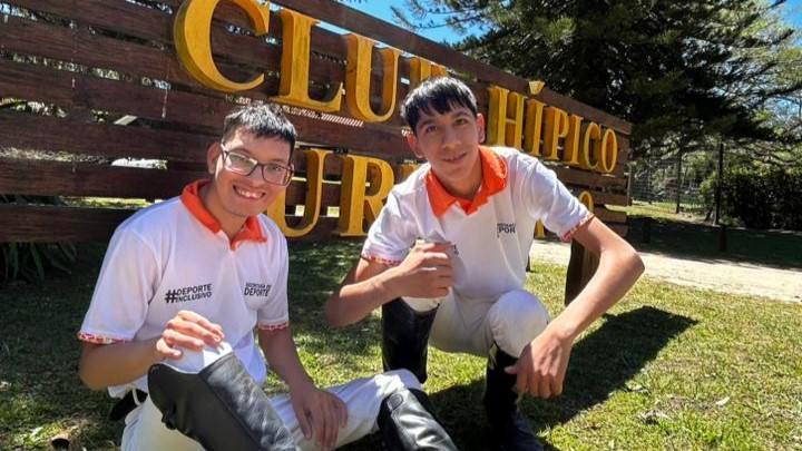 Dos jinetes sanjuaninos avanzan en el circuito internacional Para-Ecuestre en Uruguay