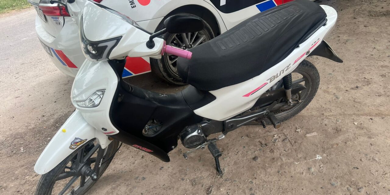 Persecución policial y recuperación de una moto robada en Rawson