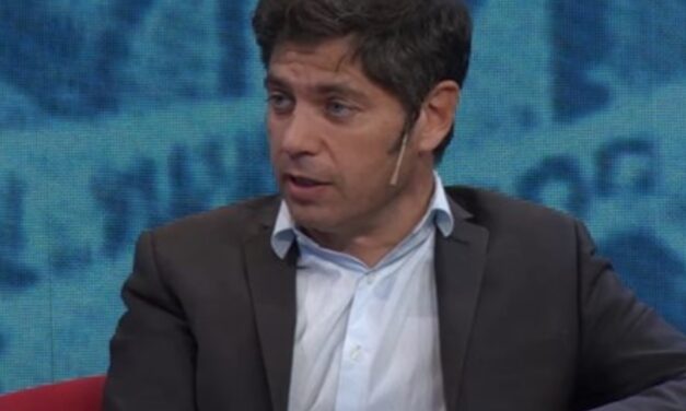 Axel Kicillof, atónito con el acto de Milei, lanzó una ironía sobre poner a Trump en la boleta