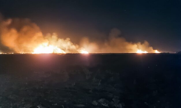 El Zonda desata incendios y moviliza a los bomberos en San Juan