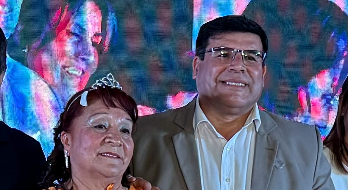 Angélica, una reina con alegría y historia: 9 de Julio celebró a sus adultos mayores
