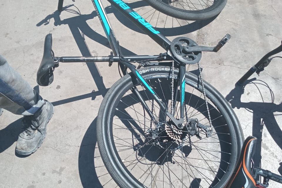 Un joven y un automovilista frustraron un robo en Rawson