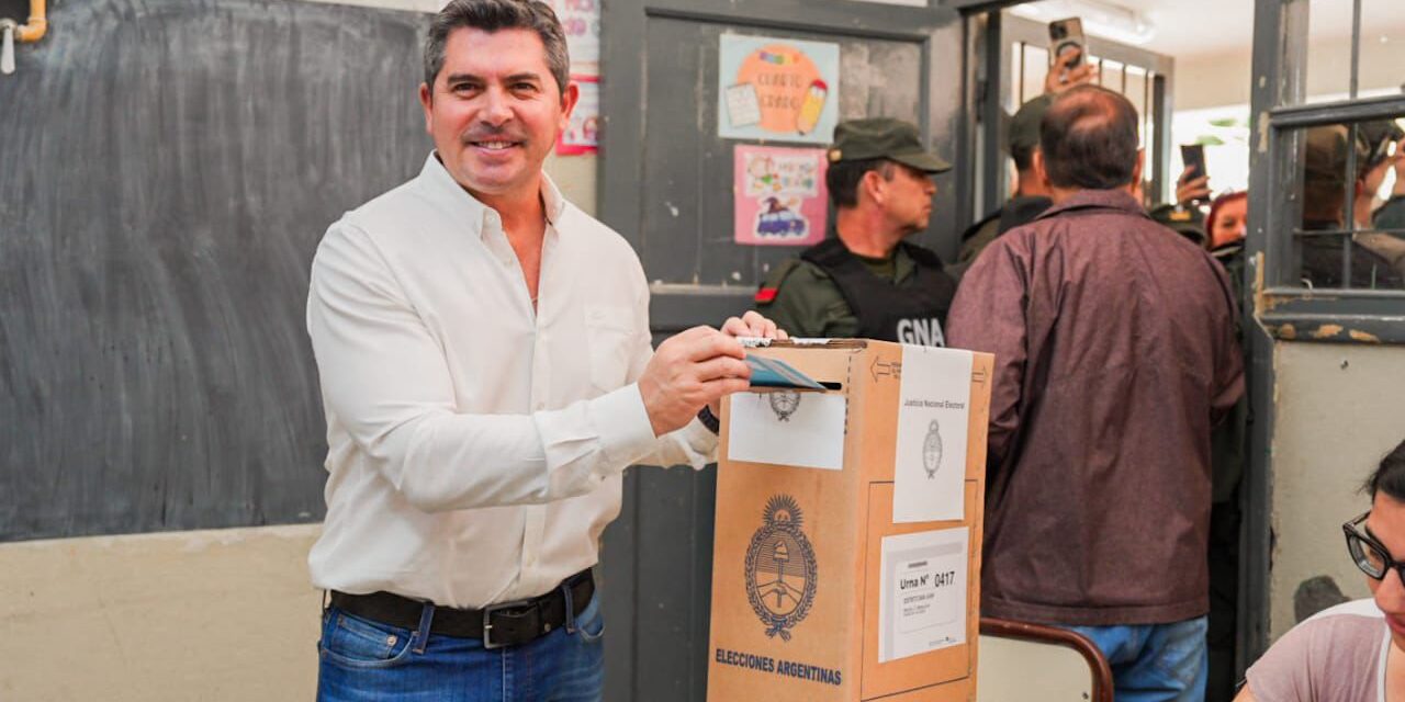 Orrego votó en Santa Lucía y envió un mensaje de confianza: “Tengo fe que nos va a ir muy bien”