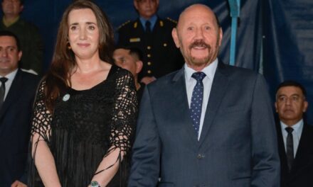 Gildo Insfrán difundió una foto junto a Victoria Villarruel en un acto por el aniversario de un ataque de Montoneros