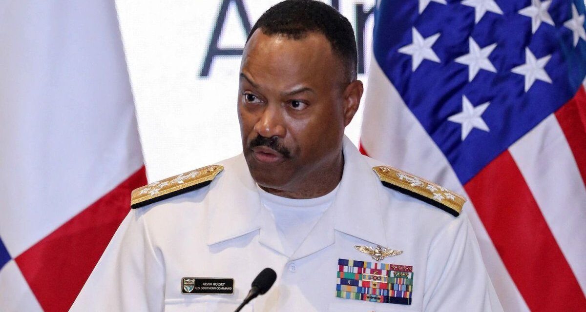 Renunció el jefe del Ejército de EEUU para Latinoamérica en pleno conflicto con Venezuela