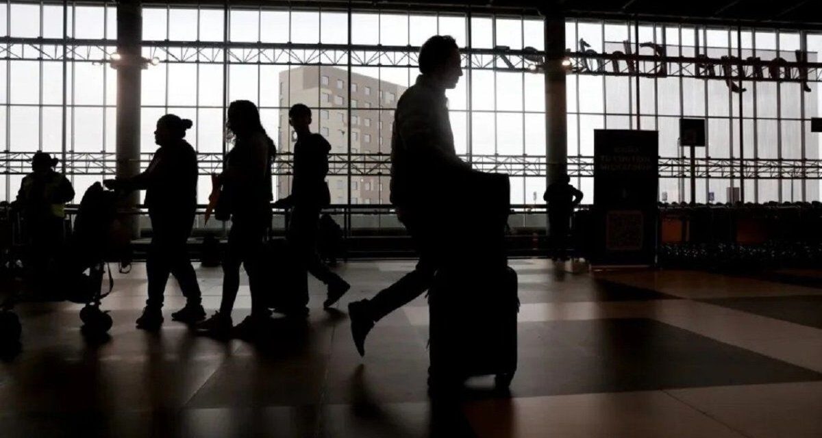 Llegaron más argentinos deportados desde EEUU