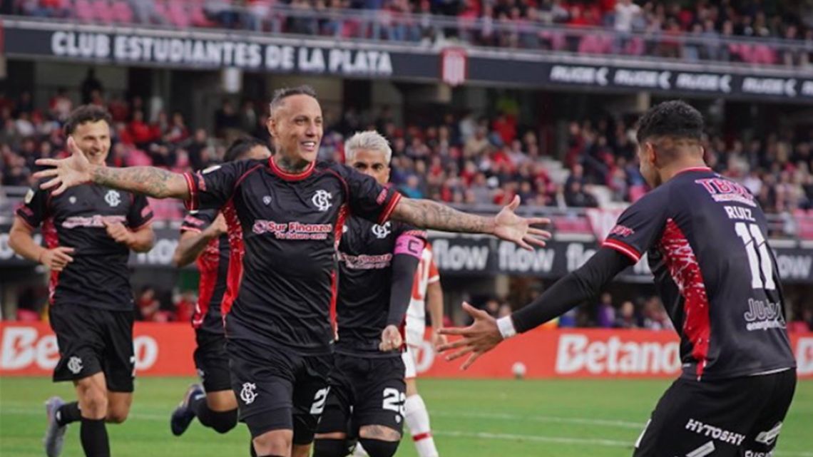 Las polémicas arbitrales que beneficiaron a Barracas Central