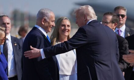 Donald Trump se reunió con familiares de rehenes y se prepara para firmar el plan de paz para Gaza