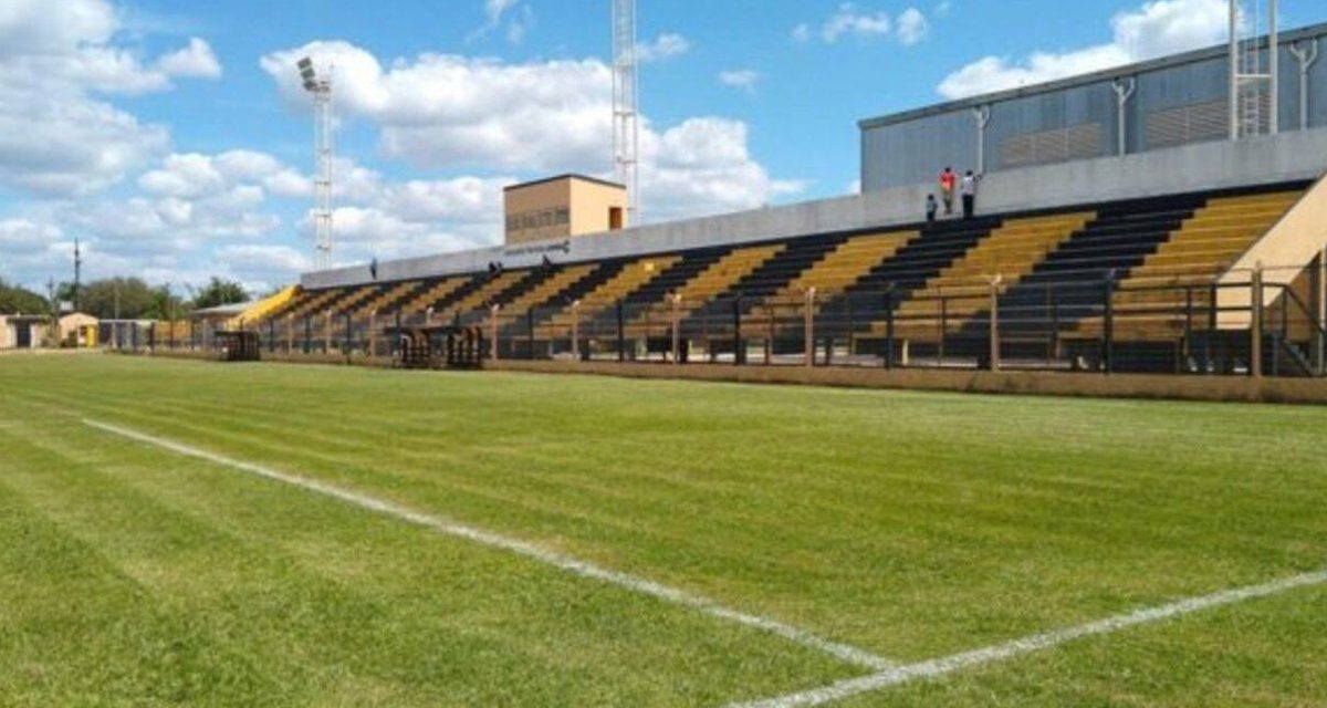 Prohíben el ingreso a los estadios a dos hinchas de Comunicaciones por agredir a dirigentes y jugadores