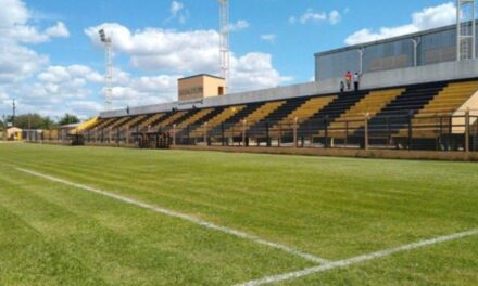 Prohíben el ingreso a los estadios a dos hinchas de Comunicaciones por agredir a dirigentes y jugadores