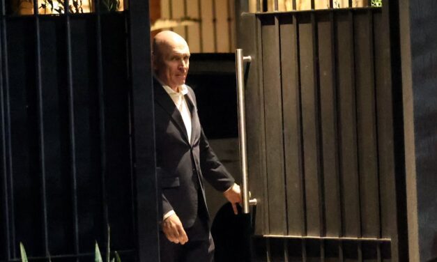 En medio de la presión interna para que se baje, Espert fue a la Quinta de Olivos y Milei volvió a sostener su candidatura